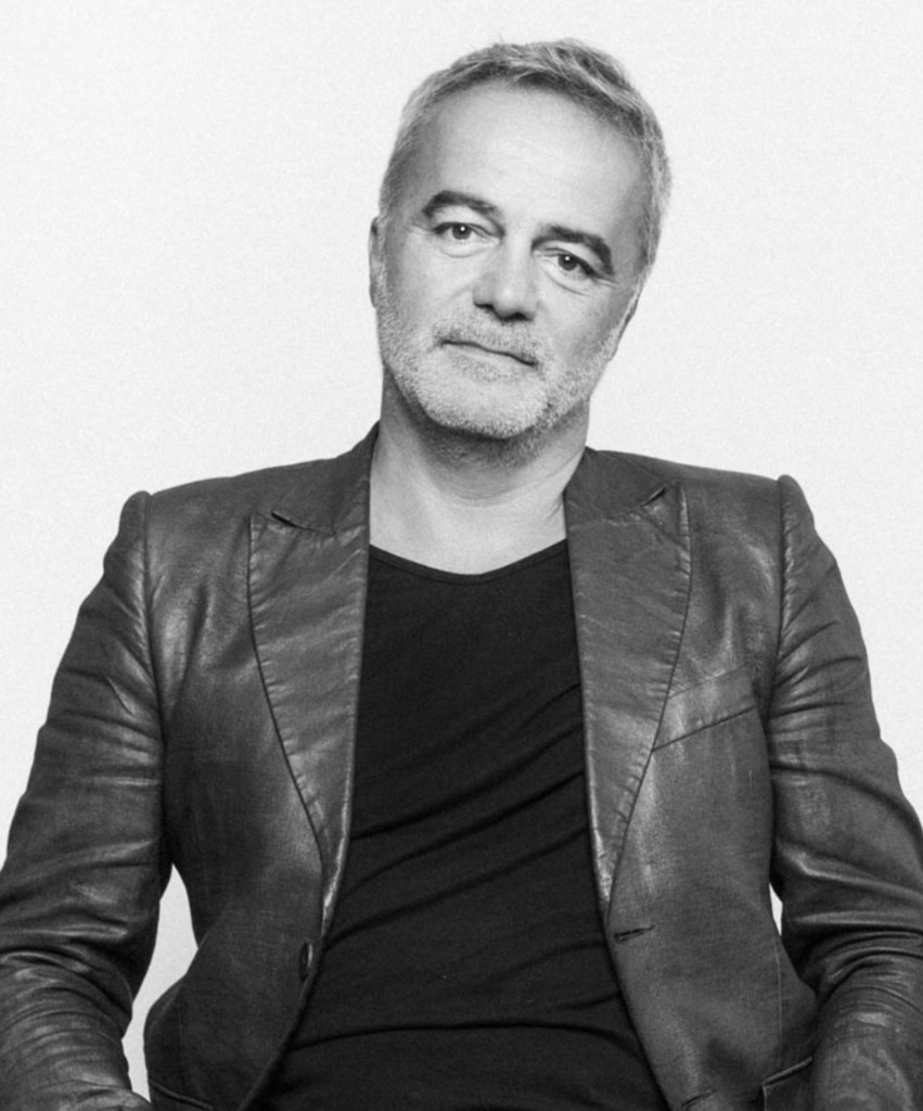 CoDe, fondé par Claudio Colucci, réinvente l’art du design à Genève. Upcycling, personnalisation, collections uniques – explorez une nouvelle vision du design responsable.